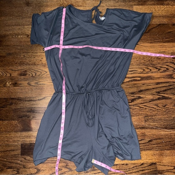 Zenana‎ Women’s Short Sleeve T-Shirt/Shorts Size Large Grey Romper - Picture 3 of 7